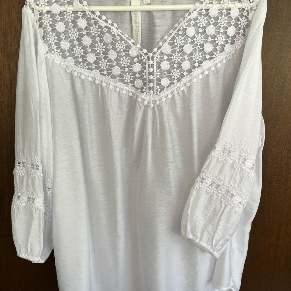 Elegant White Lace Blouse or Shorty Nightgown